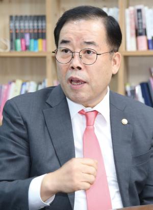 [인터뷰] 박성중 국회의원 “막강 포털의 투명성 없이 공정사회 없다”